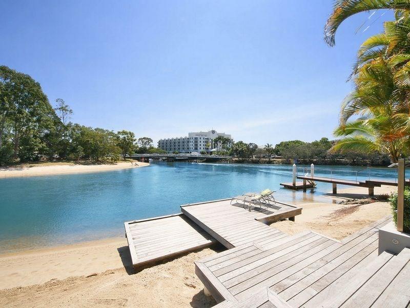 Luxury Retreat With Private Beach & Jetty Noosa Heads Room photo